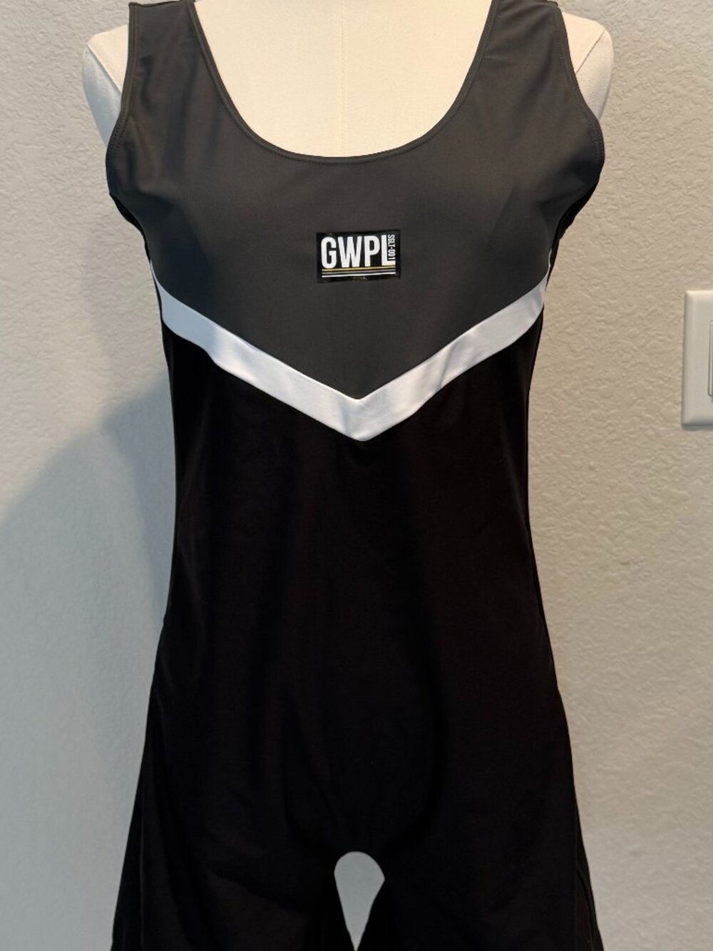 Girls Who Powerlift Platform Ready Singlet | Black Grey | Size Large